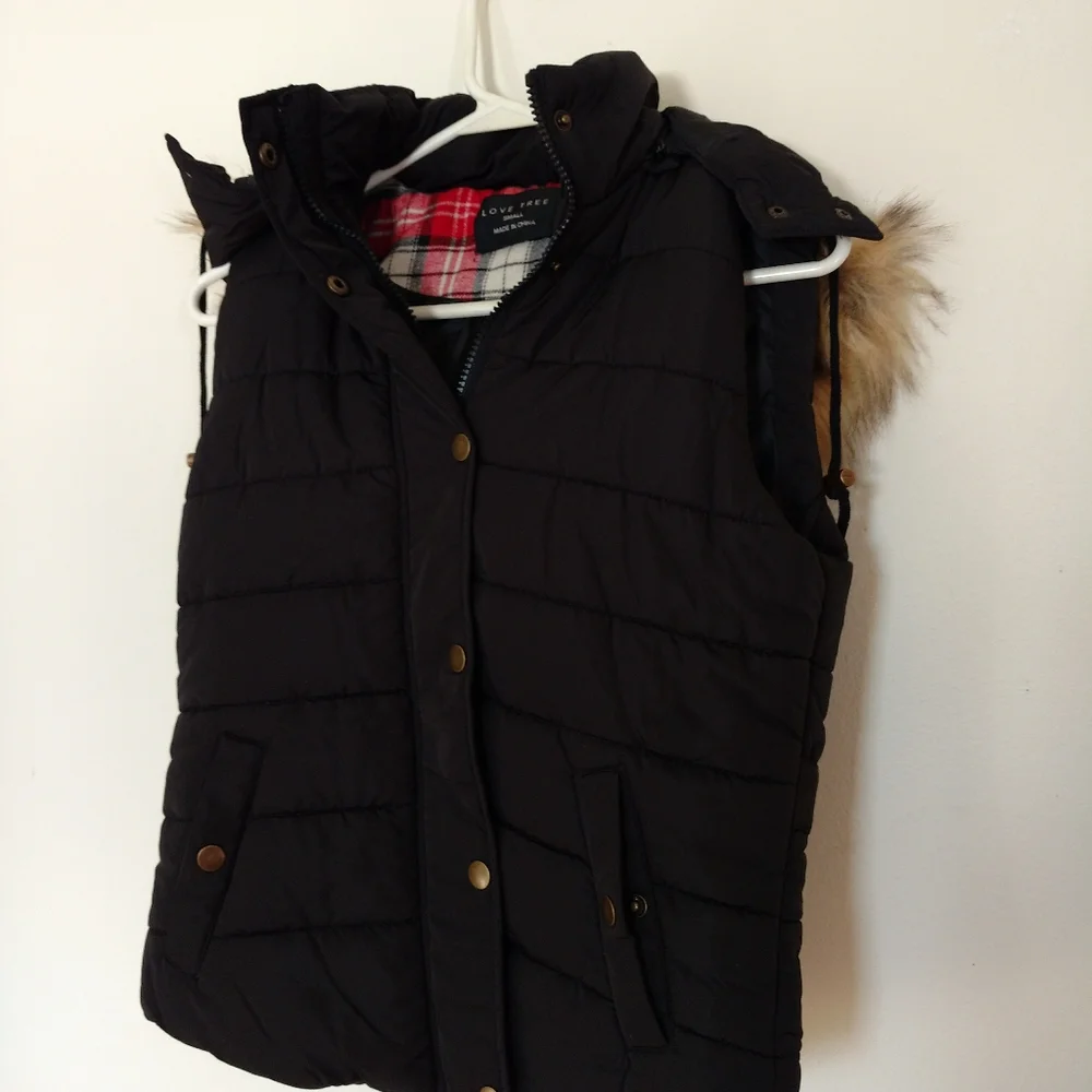 NWOT Love Tree Puffer Vest - Picture 3 of 6
